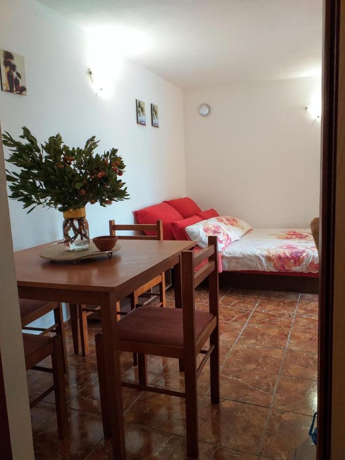 Apartmani Marijanovic Vir Exterior photo