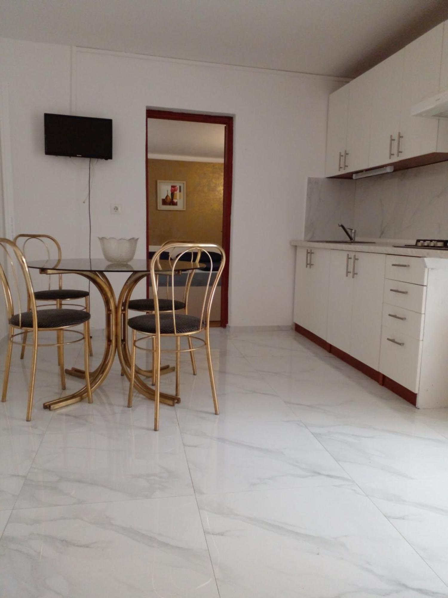 Apartmani Marijanovic Vir Exterior photo