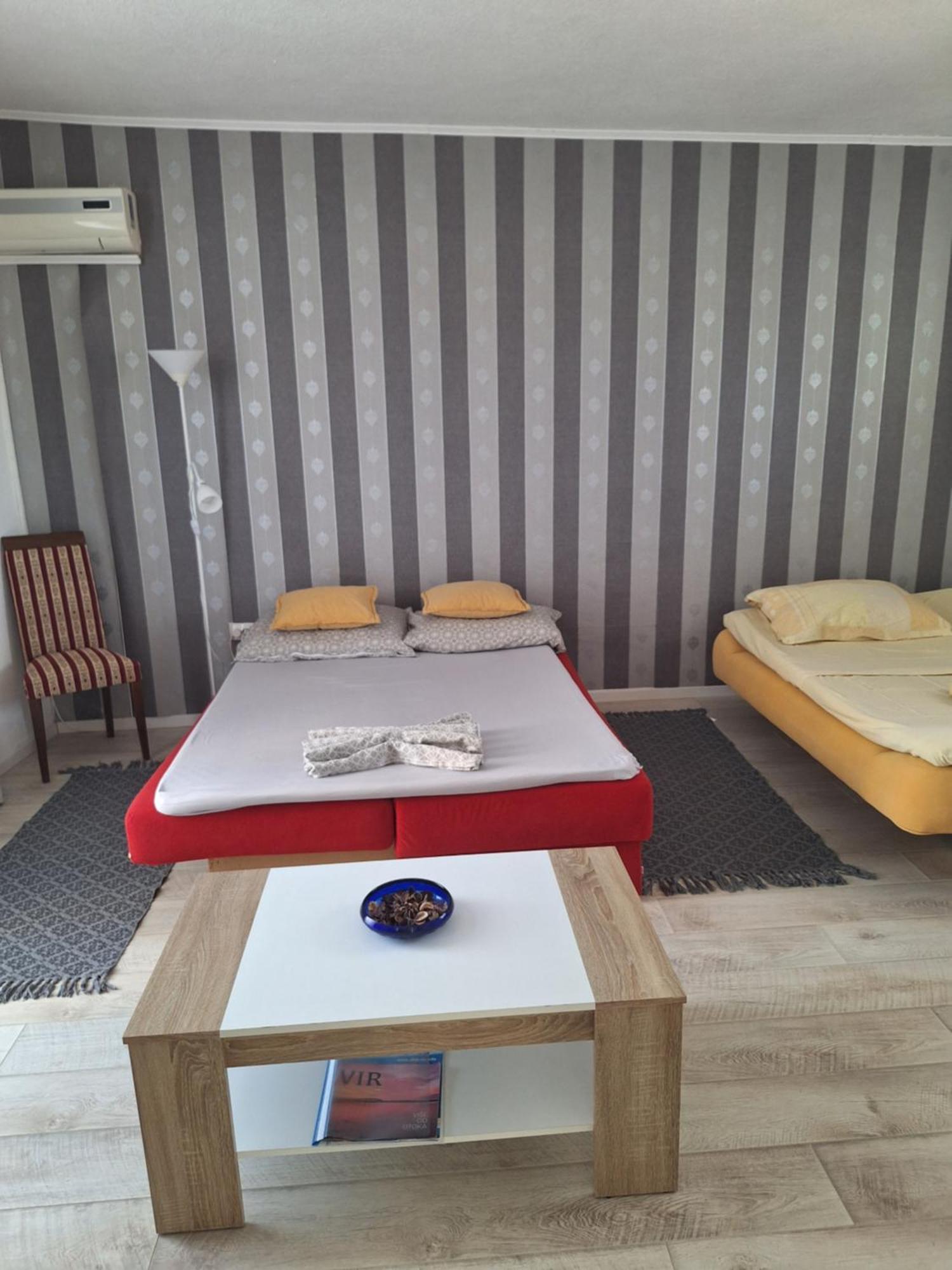 Apartmani Marijanovic Vir Exterior photo