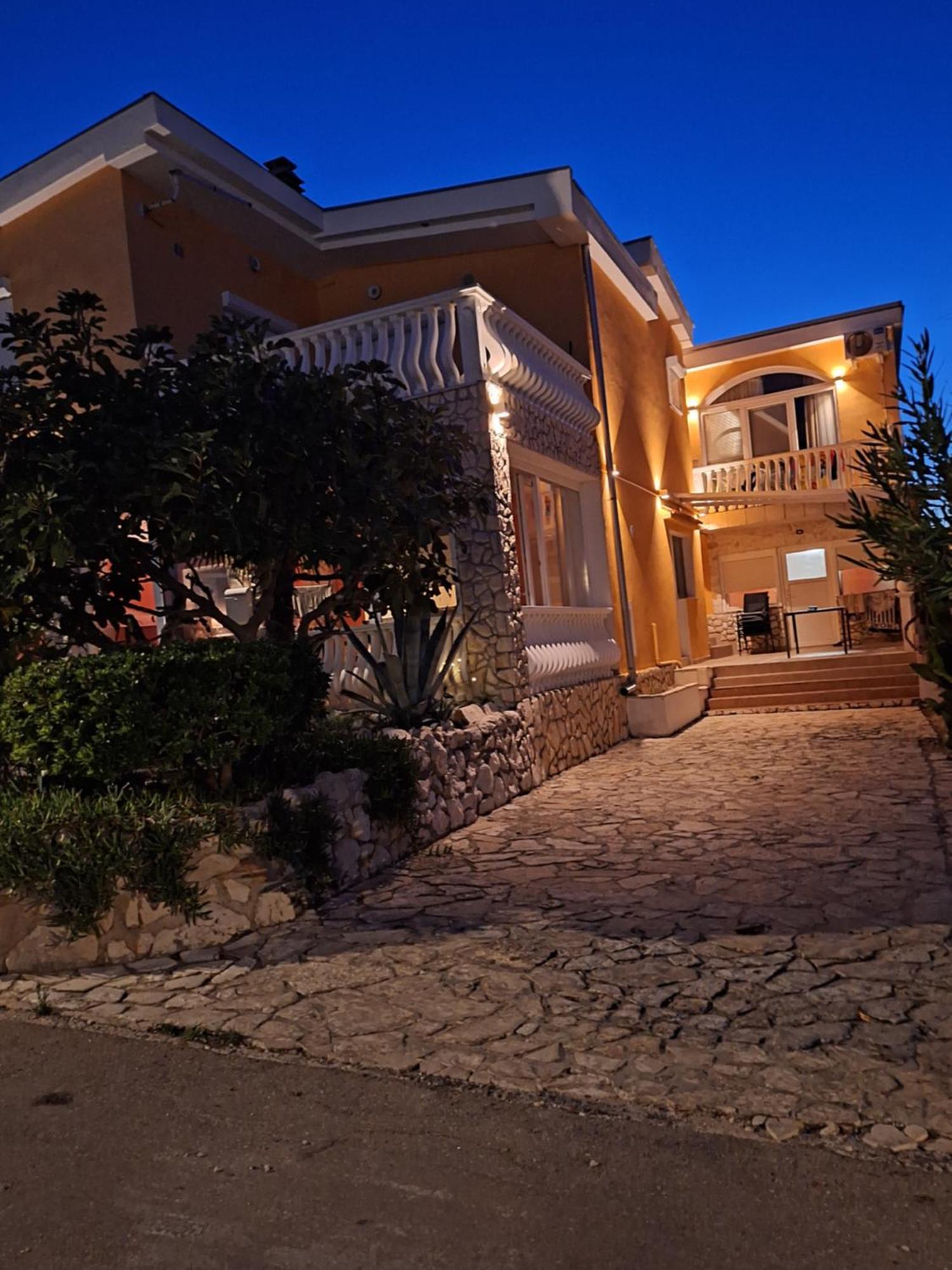 Apartmani Marijanovic Vir Exterior photo